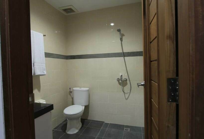 高级大房间, The Kutaya