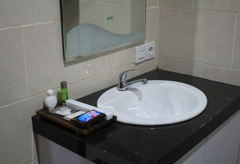 高级大房间, The Kutaya