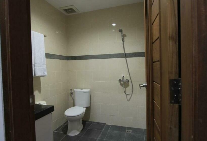 高级大房间, The Kutaya