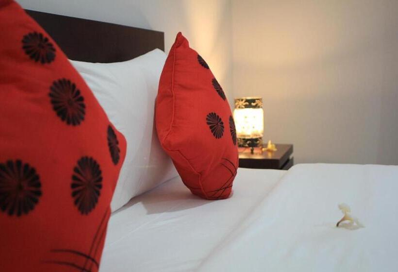 高级大房间, The Kutaya