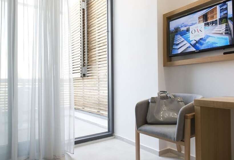 اتاق لوکس, The Oak