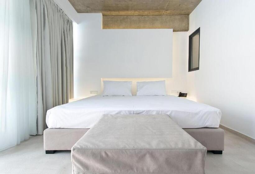 اتاق سوپریور, The Oak