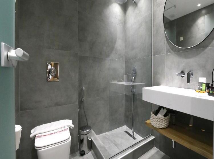 سوییت جونیور لوکس, The Oak