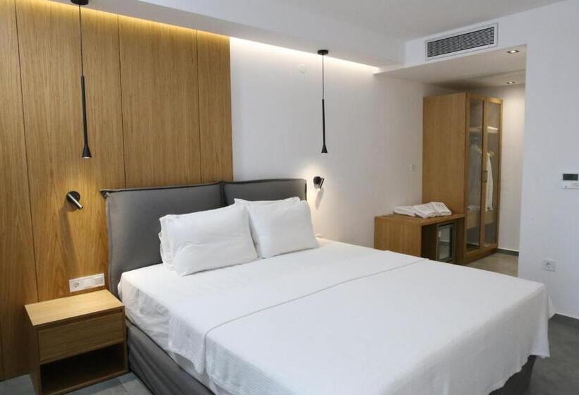 سوییت لوکس, The Oak