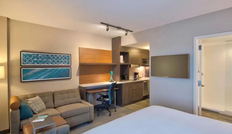 带大床的标准工作室, Towneplace Suites By Marriott Miami Airport