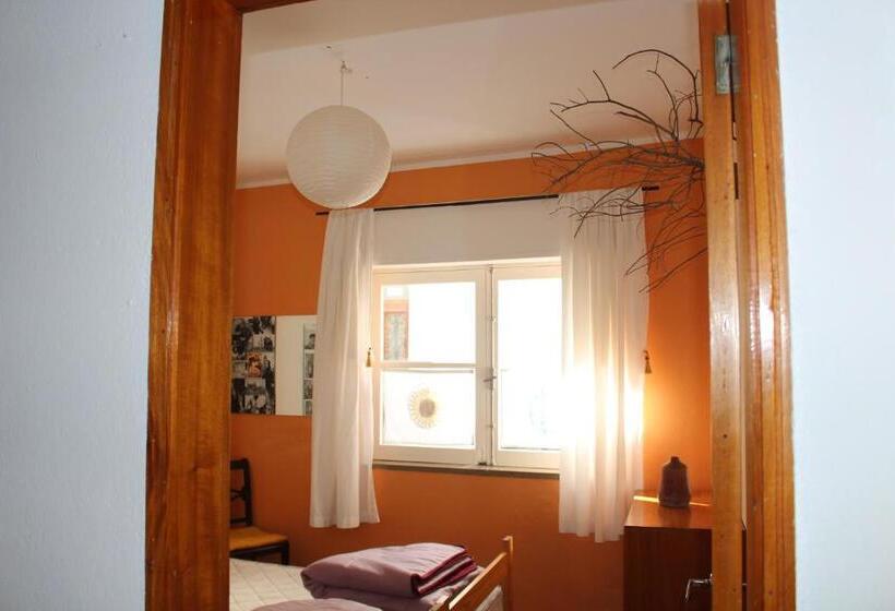 اتاق استاندارد با سرویس بهداشتی مشترک, Olive Hostel Lagos