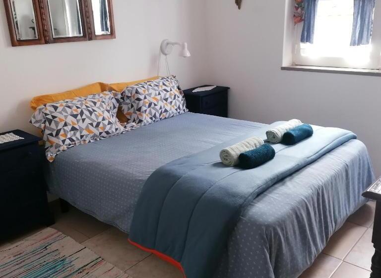 اتاق اکونومی, Olive Hostel Lagos