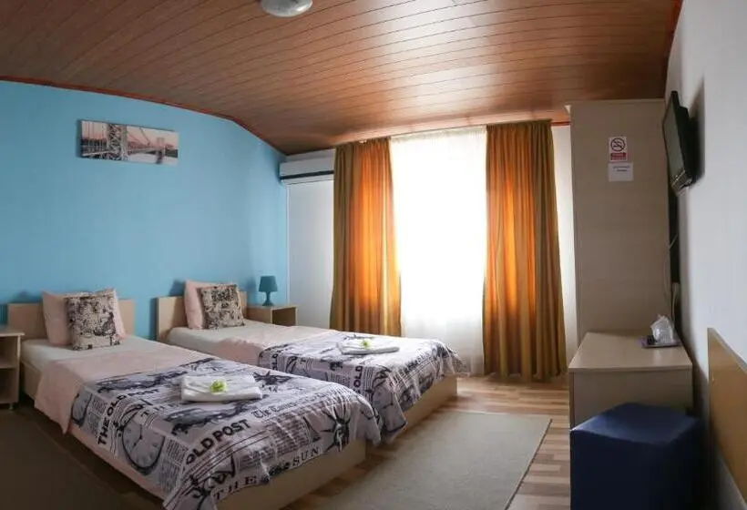 اتاق کلاسیک سه تخته, City Comfort Villa