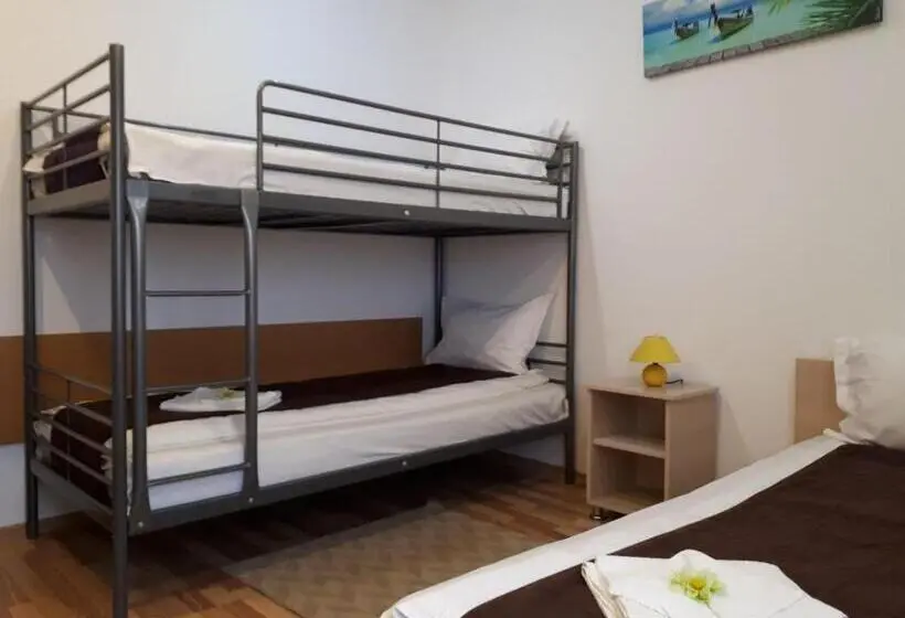 اتاق استاندارد سه نفره, City Comfort Villa
