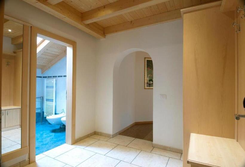 آپارتمان 2 خوابه با بالکن, Appartamenti Villa Olympia