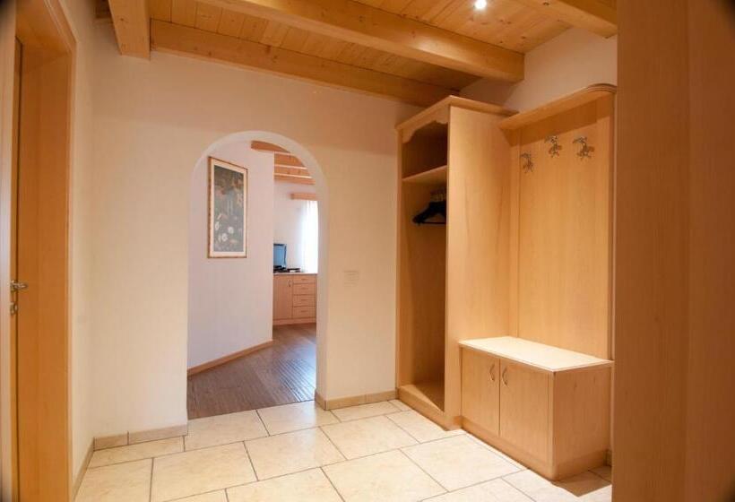 آپارتمان 2 خوابه با بالکن, Appartamenti Villa Olympia