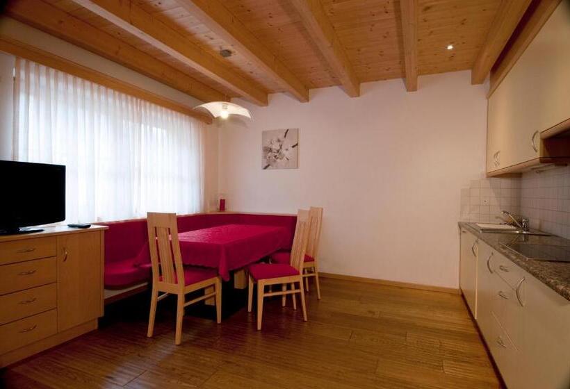 آپارتمان 2 خوابه با بالکن, Appartamenti Villa Olympia