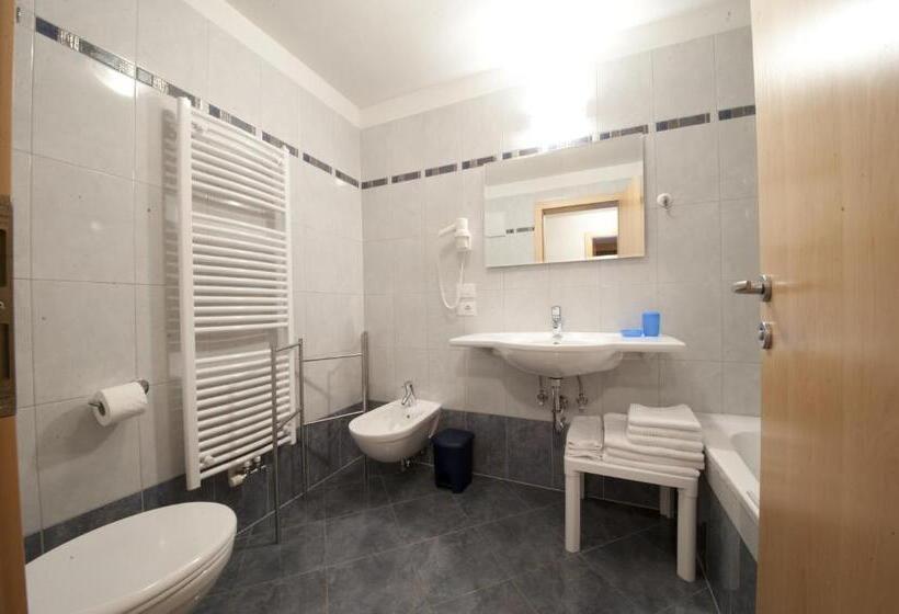 آپارتمان 2 خوابه با بالکن, Appartamenti Villa Olympia