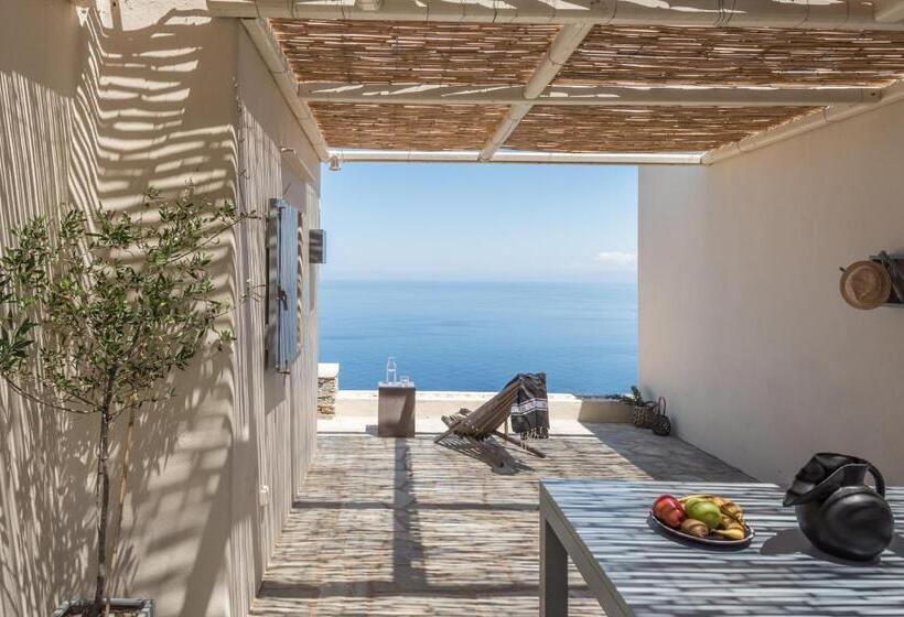 סוויטת ג'וניור נוף לים, Verina Astra