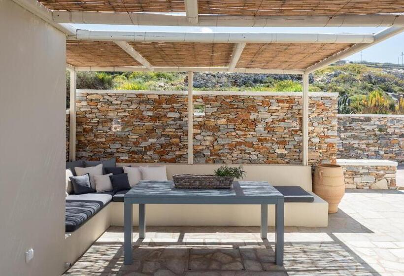 סוויטת ג'וניור נוף לים, Verina Astra