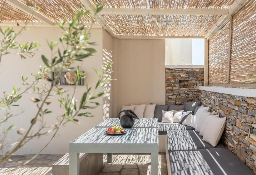 סוויטת ג'וניור נוף לים, Verina Astra