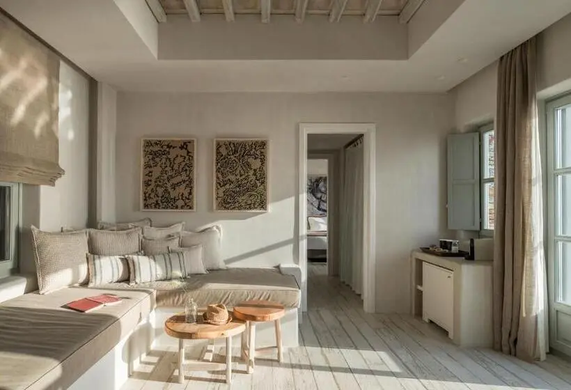 Suite with Pool, Verina Astra