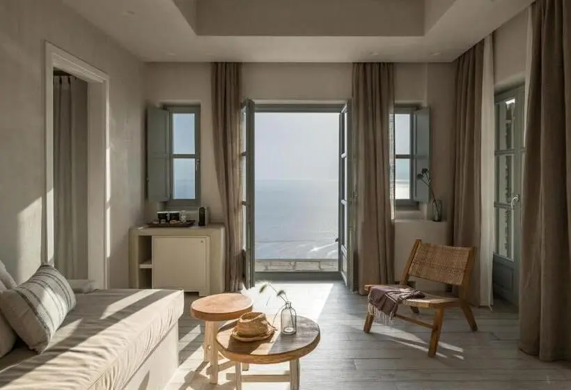 Suite with Pool, Verina Astra