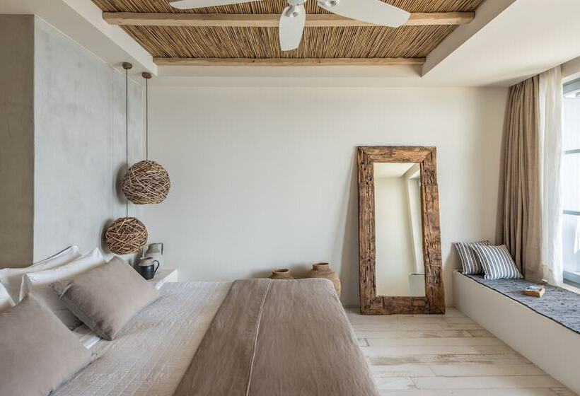 סוויטת ג'וניור נוף לים, Verina Astra