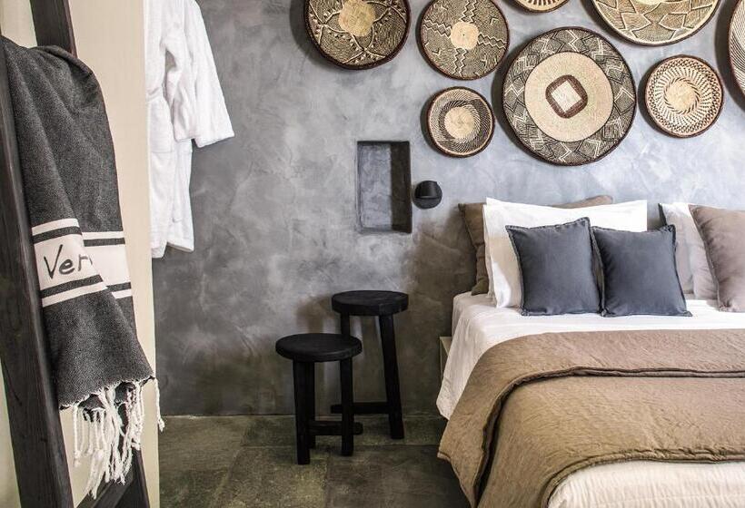 סוויטת ג'וניור נוף לים, Verina Astra