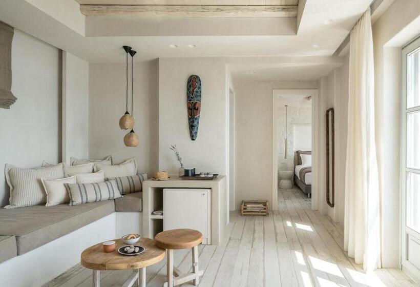 סוויטה עם בריכה, Verina Astra