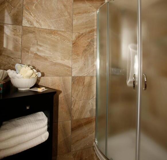 스탠다드 룸 공동 욕실, Au Virage B&b