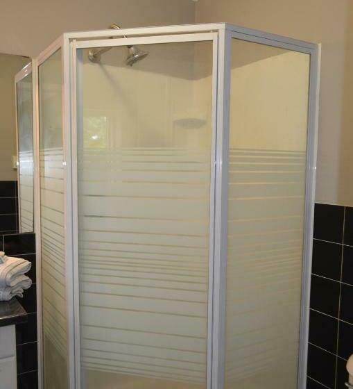 جناح ديلوكس, Adams Inn