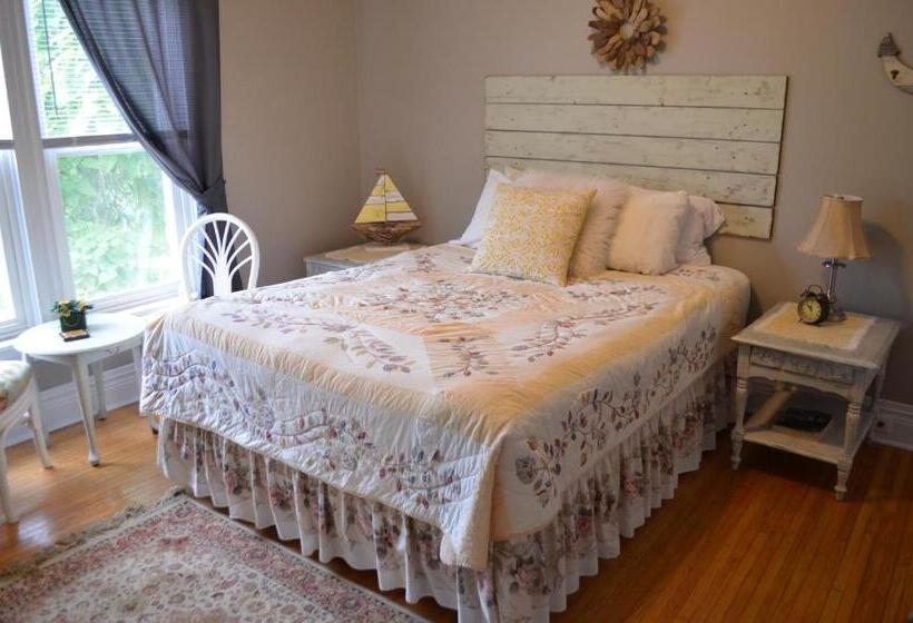 جناح ديلوكس, Adams Inn