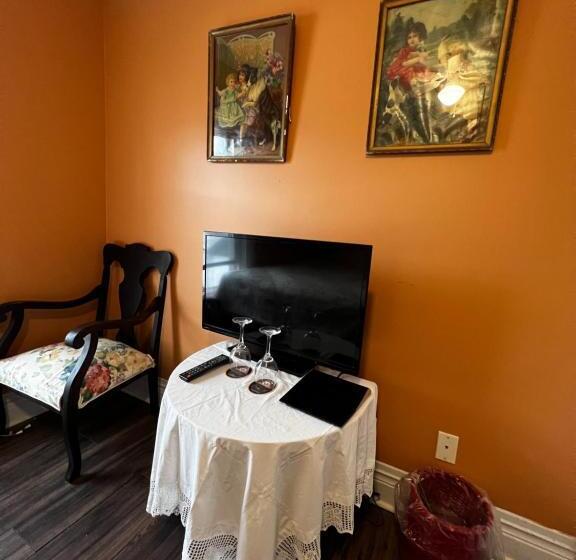 غرفة سوبيريور, Adams Inn