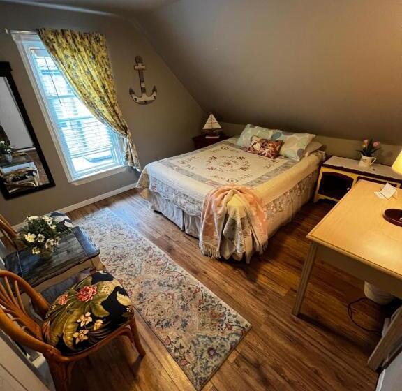 غرفة عائلية حمام مشترك, Adams Inn