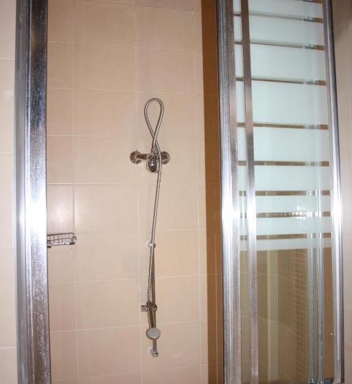 חדר סטנדרט, Acropolis