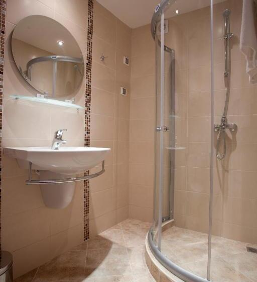 חדר סטנדרט, Acropolis