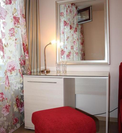 חדר סטנדרט, Acropolis