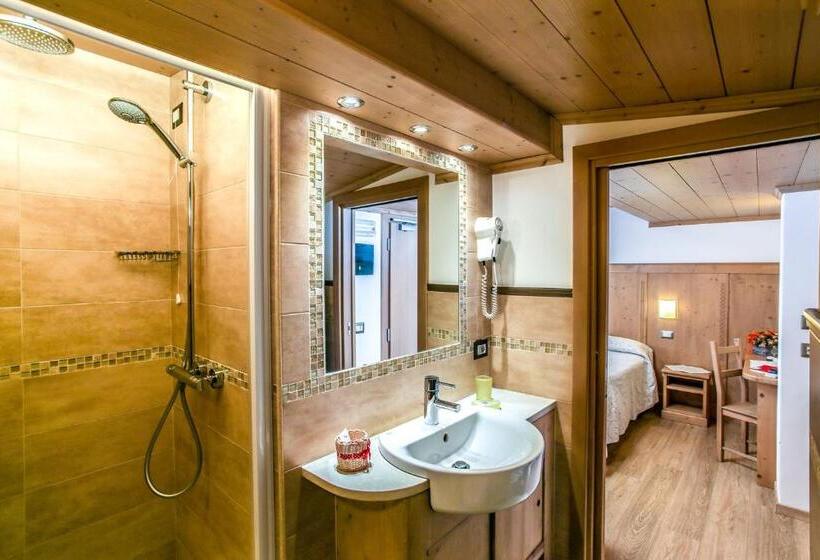 발코니 디럭스 룸, Albergo Adele