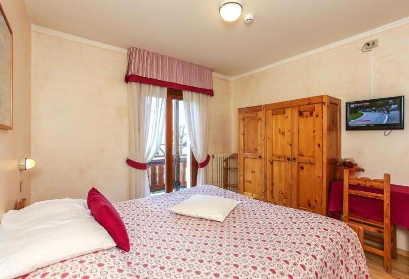 Номер Стандарт с Балконом, Albergo Adele