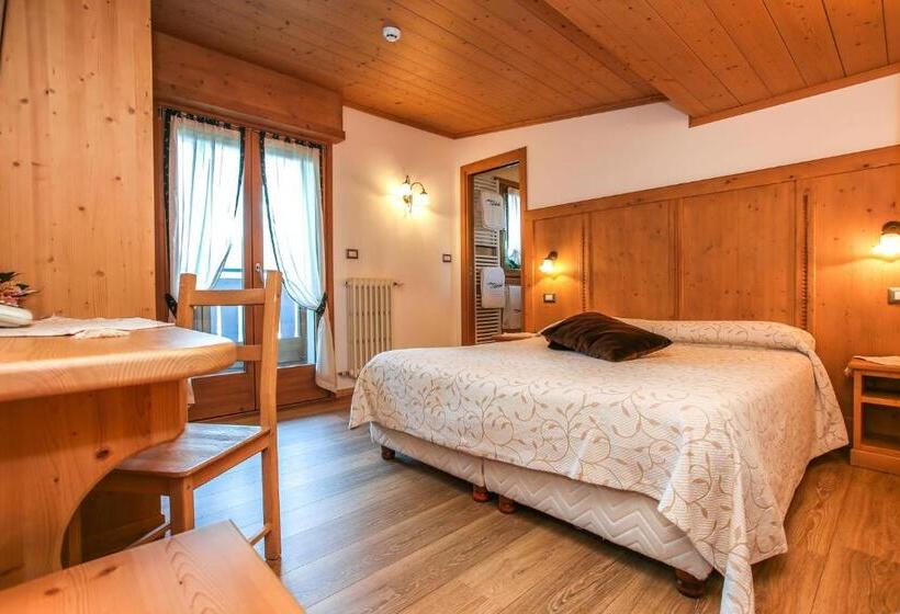 Номер Deluxe с Балконом, Albergo Adele