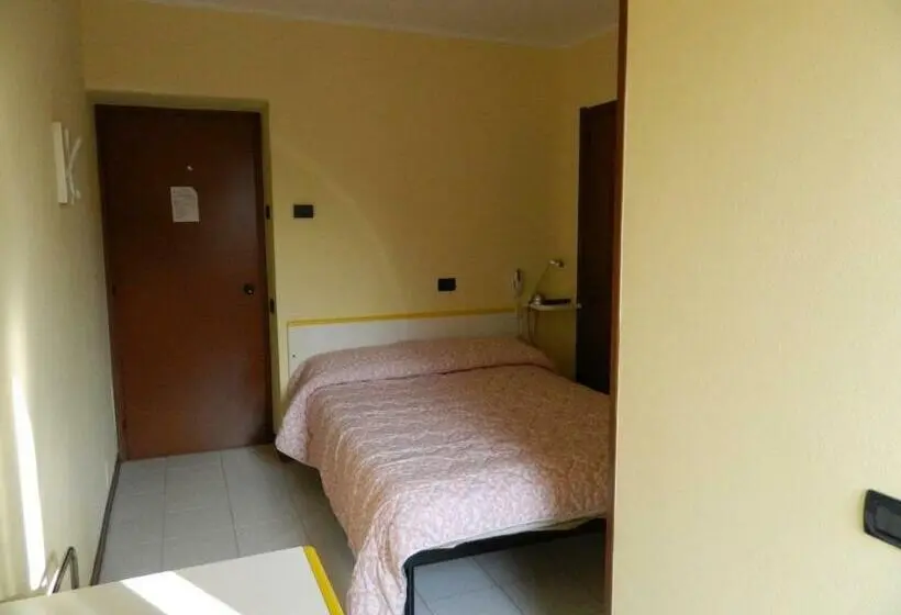 Standard Yhden Hengen Huone, Albergo Michieletto
