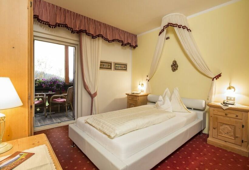 חדר סטנדרט, Amaten