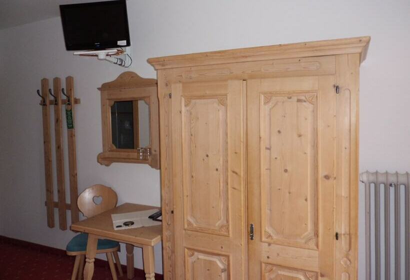 חדר סטנדרט, Amaten