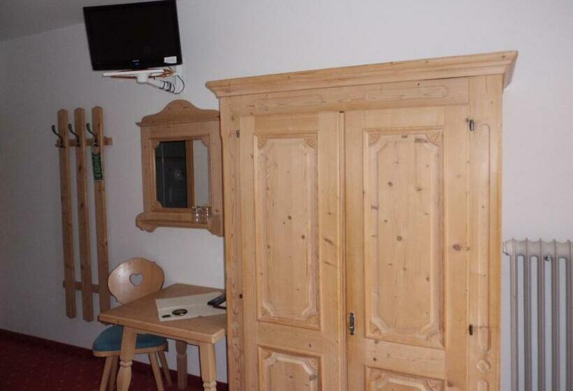 חדר סטנדרט, Amaten