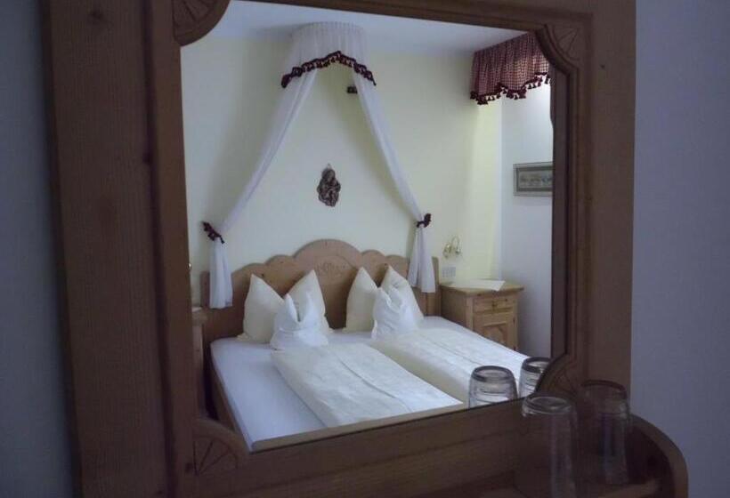 חדר סטנדרט, Amaten