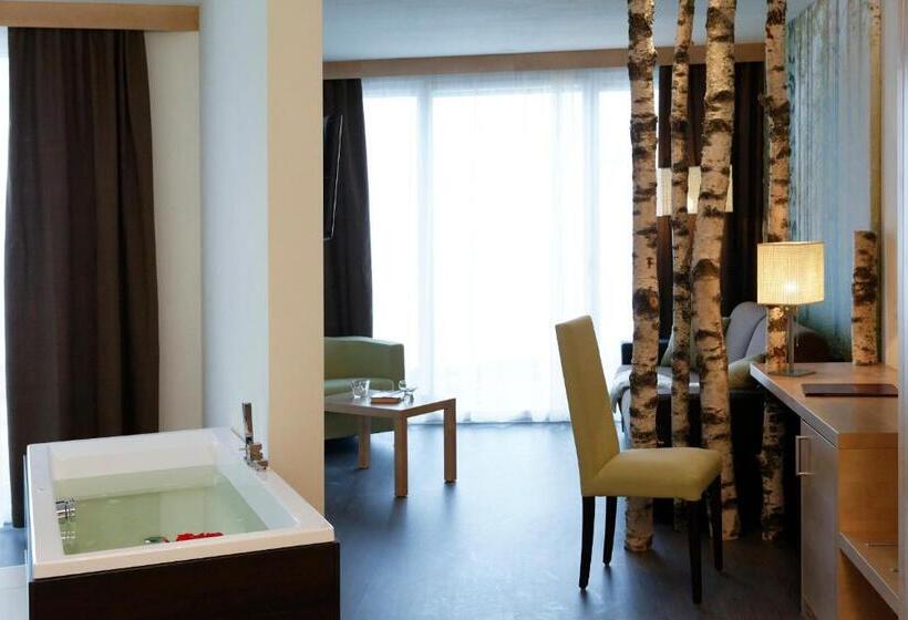 חדר סופריור, Amaten