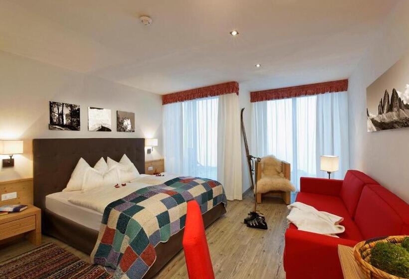 חדר סופריור, Amaten