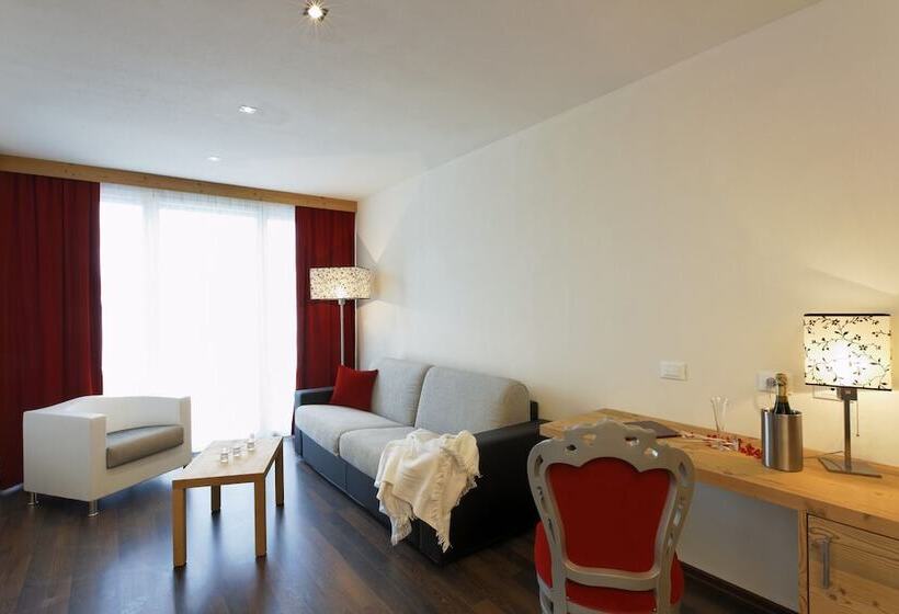 חדר סופריור, Amaten