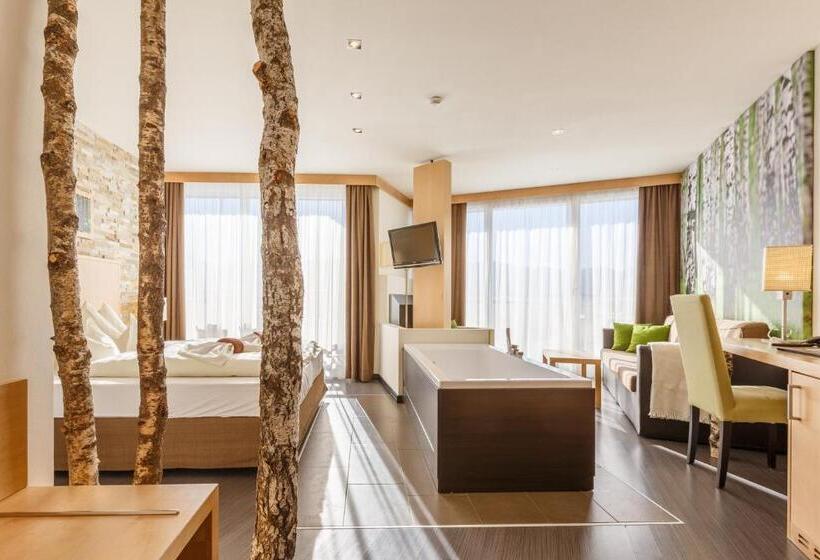 חדר סופריור, Amaten