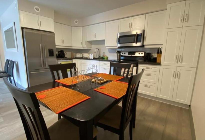 2 Szobás Apartman, Amber