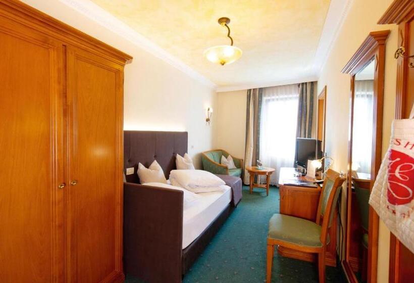 标准单人间, Engel