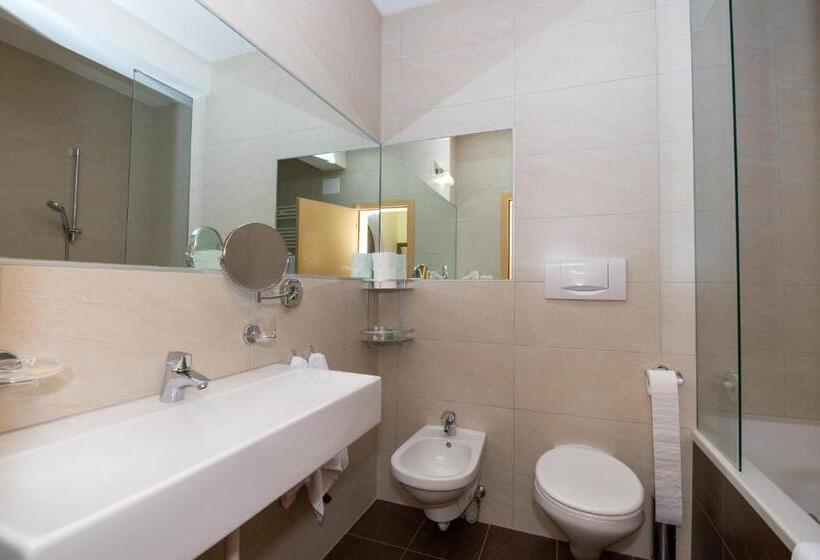 舒适型房间, Engel