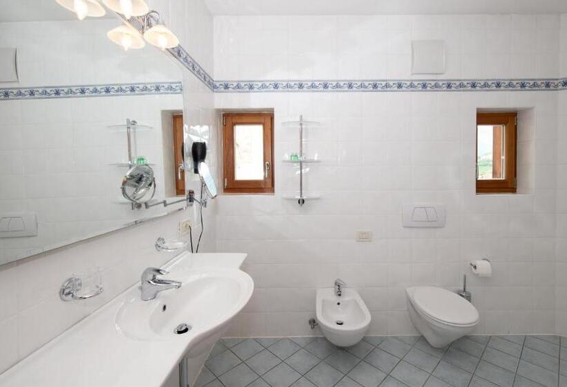 高级大房间, Engel