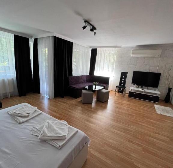 带1个卧室的带阳台的公寓, Escape Shumen